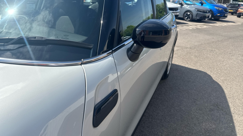 MINI Hatchback 1.5 Cooper Classic II 5dr Auto Petrol Hatchback